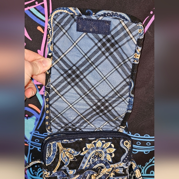 Vera Bradley quilted crossbody or shoulder bag (Retired Pattern in Jan. 2008) - Picture 4 of 7